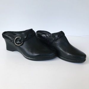 Black Leather Ariat Clogs Mules